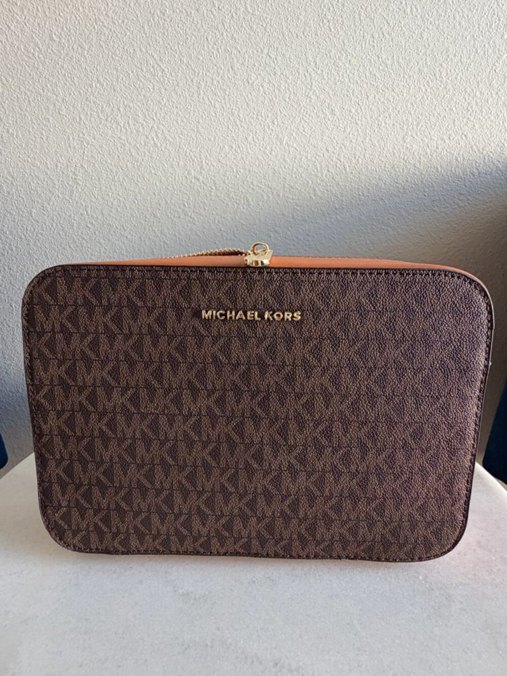 MICHAEL KORS JET SET ITEM EAST WEST SHOULDER CROSSBODY BAG MK BROWN